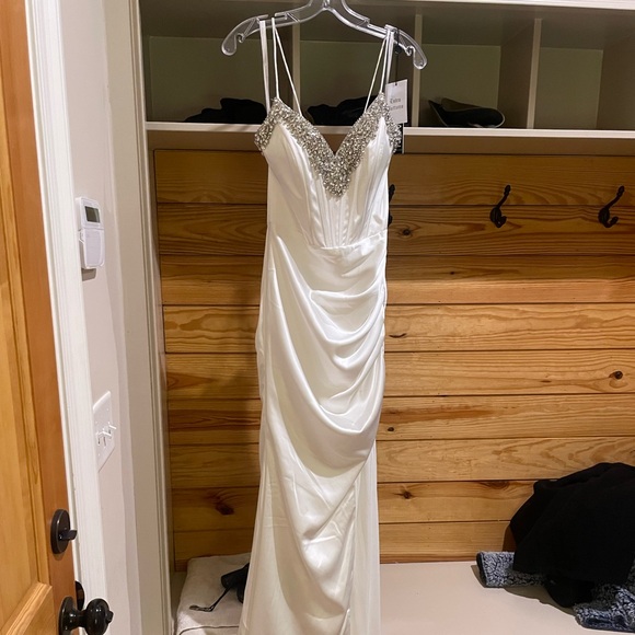 Jovani Dresses & Skirts - White Jovani dress. Brand new. Use for Beauty and beauty, prom or homecoming